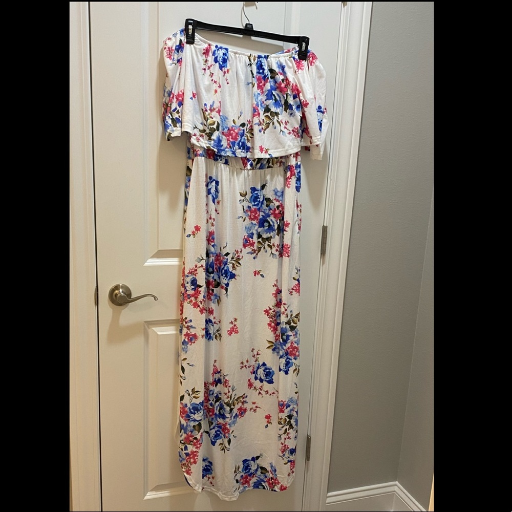 Off shoulder/Cold Shoulder dress